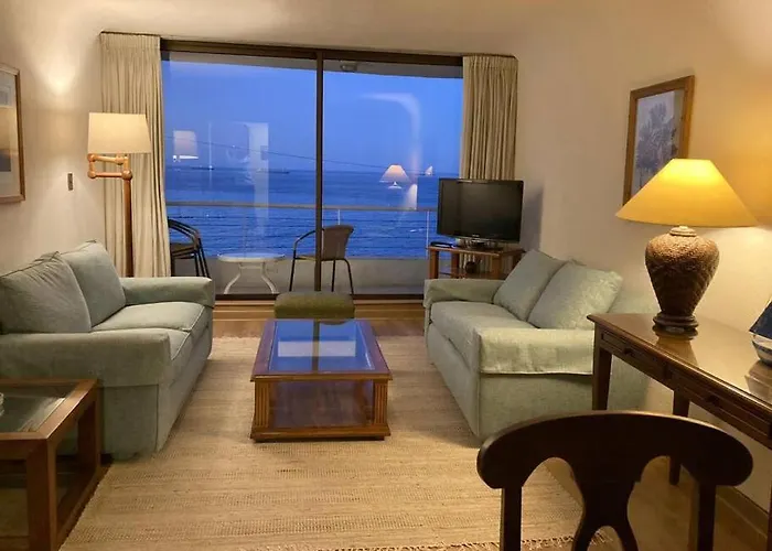 Beautiful Waterfront Apartment