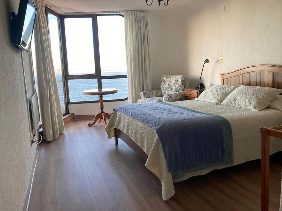 Beautiful Waterfront Apartamento